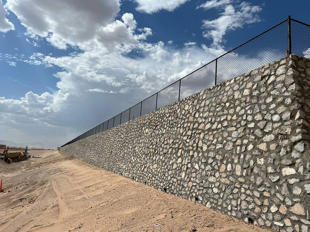 el paso retaining wall